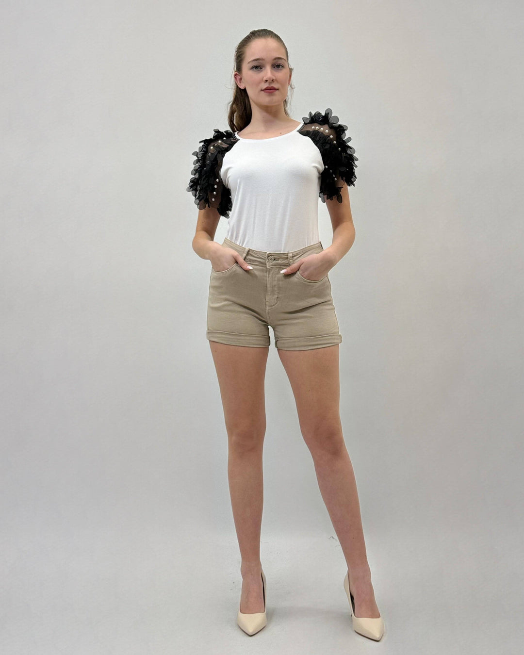 Emma & Rose Cape Town Una™ sweater showcasing stylish sleeve detail in soft knit maglieria fabric.