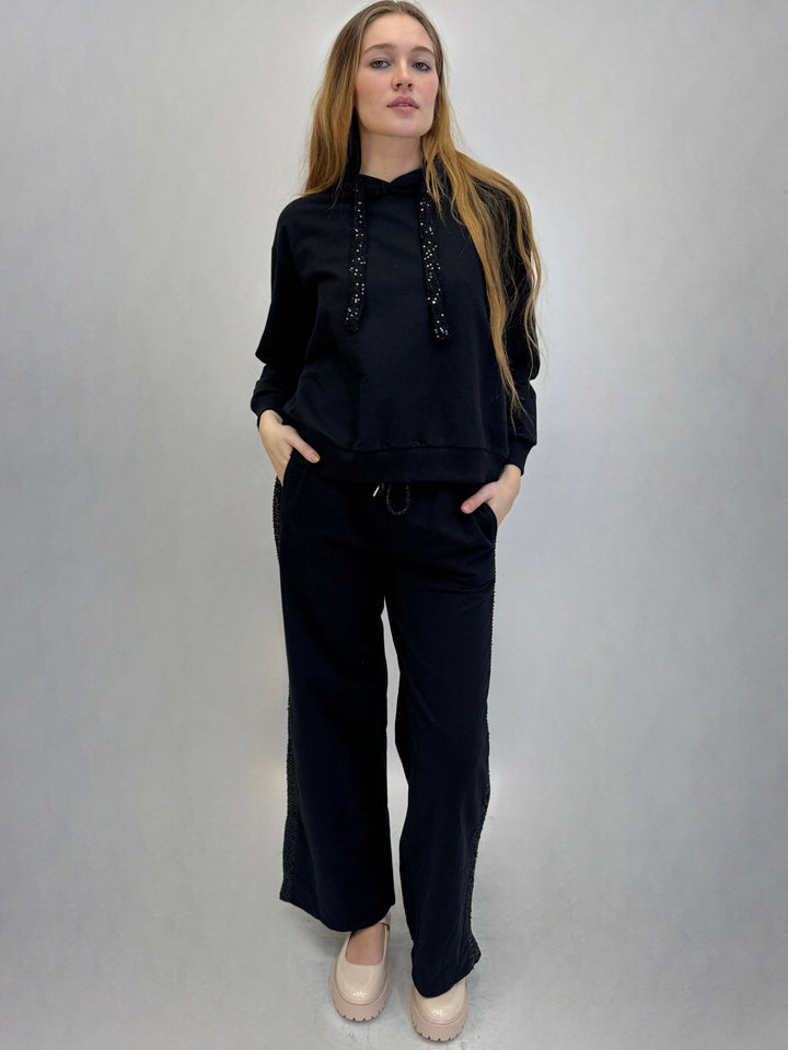 Emma & Rose Cape Town Tracksuit trousers with side sequins, stylish pantaloni featuring shimmering sequin accents on the sides.