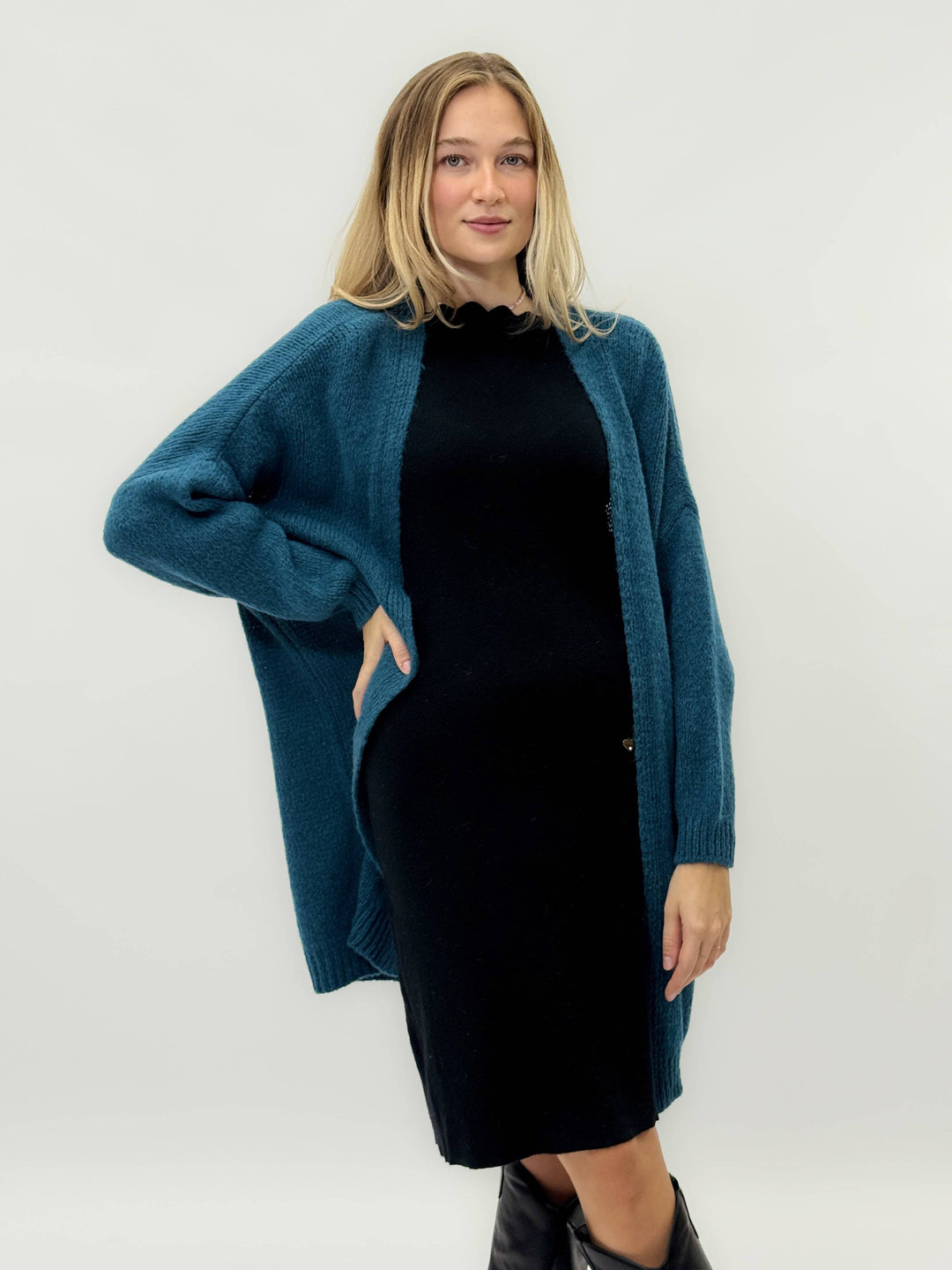 Emma & Rose Cape Town Heavy™ warm-knit blend cardigan, close-up of soft, cozy knit fabric and fitted design.