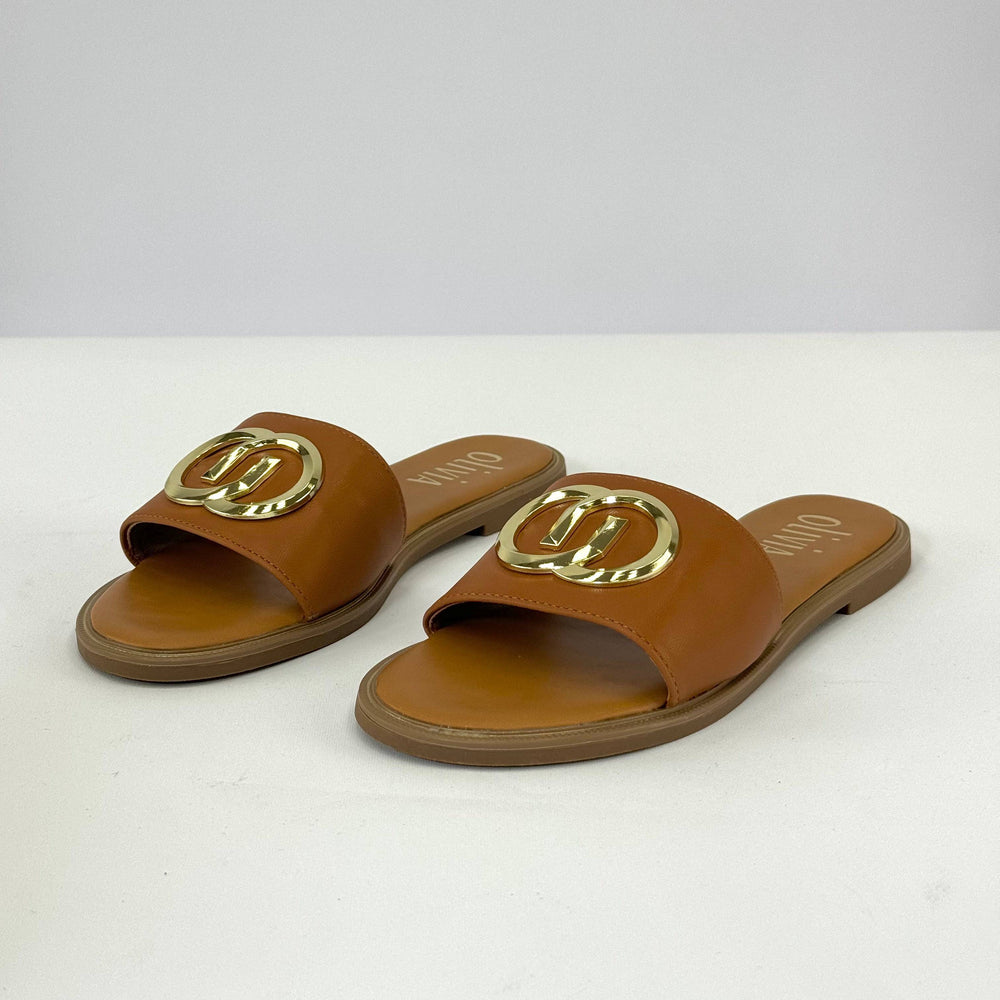 Emma & Rose Cape Town Gg™ logo slippers, soft scarpe with stylish design and comfortable fit, shown in a close-up image.