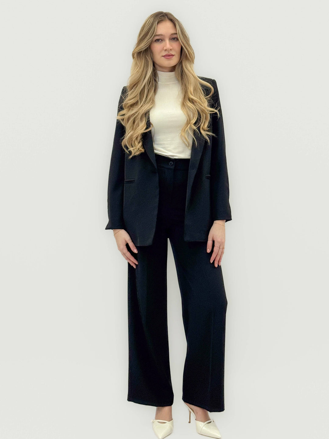 Emma & Rose Cape Town Zandri™ women's suit trousers, tailored complete suit trousers with a professional fit and classic design.