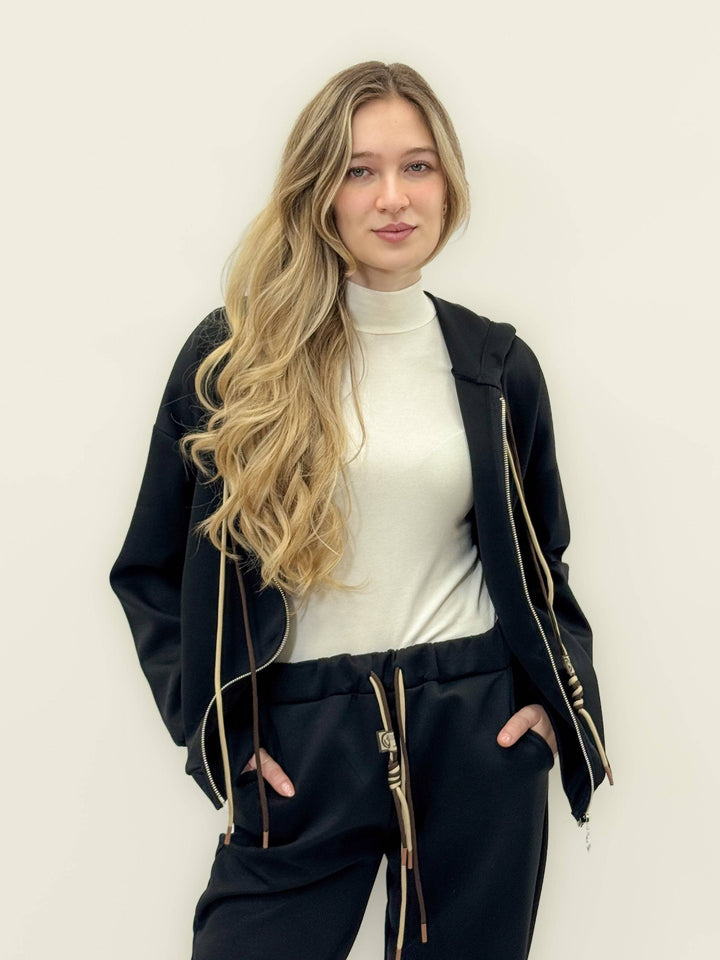 Katrien™ Emma & Rose Cape Town complete zip hoodie trousers in soft fabric, shown in a relaxed fit with zip details