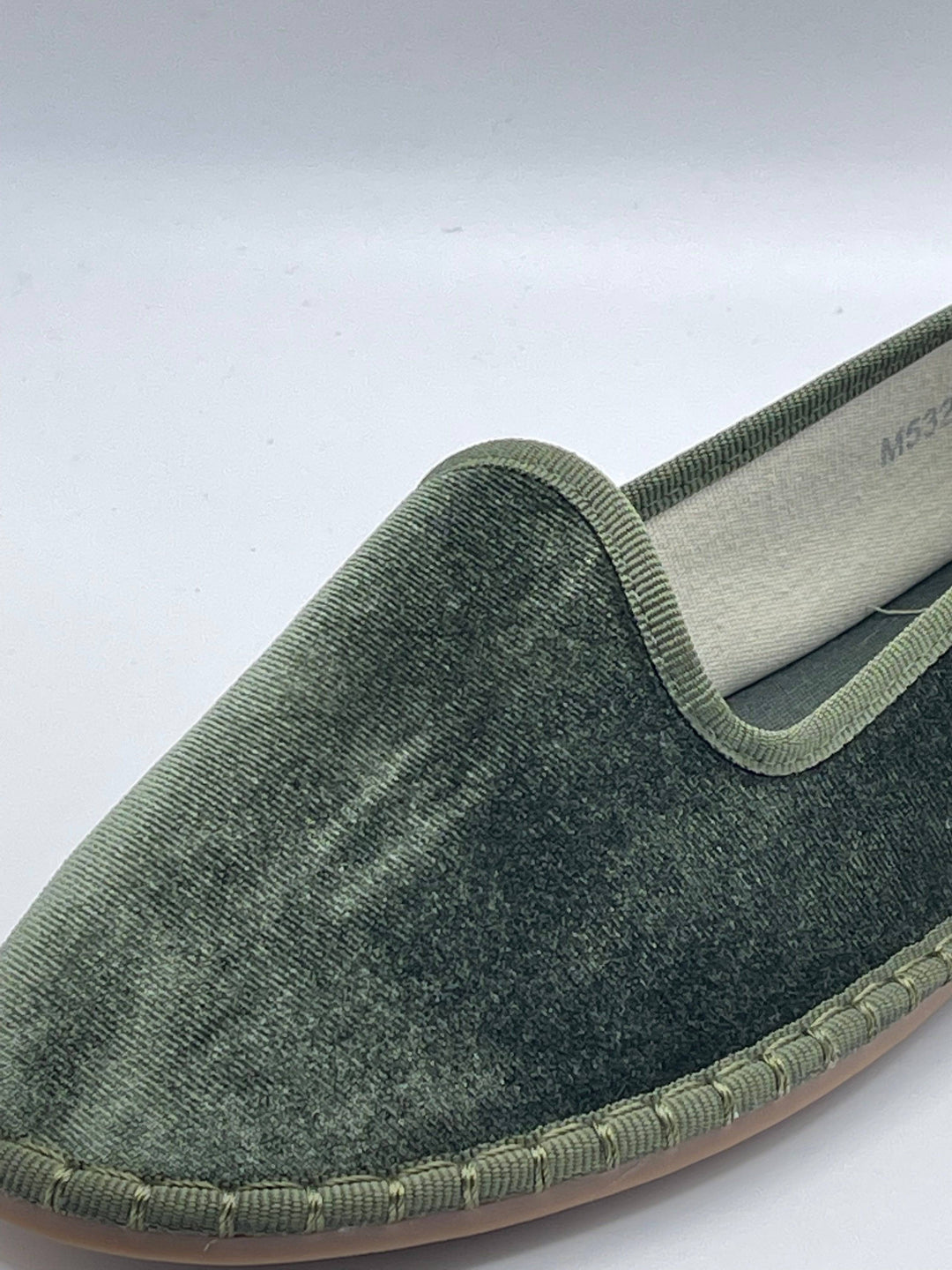 Amber™ Emma & Rose Cape Town soft luxurious fabric Friulane scarpe with plush interior and elegant design on a neutral background.