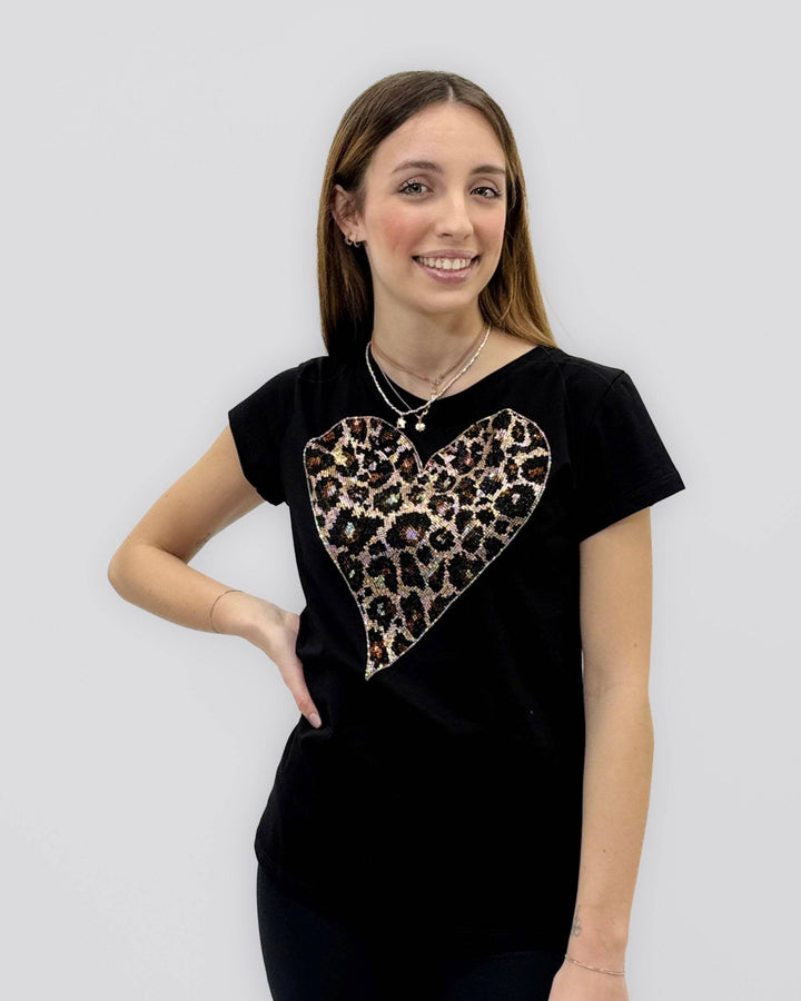 Emma & Rose Cape Town Brigitte™ soft luxurious fabric animal glam T-shirt, casual maglieria with stylish animal print detail.