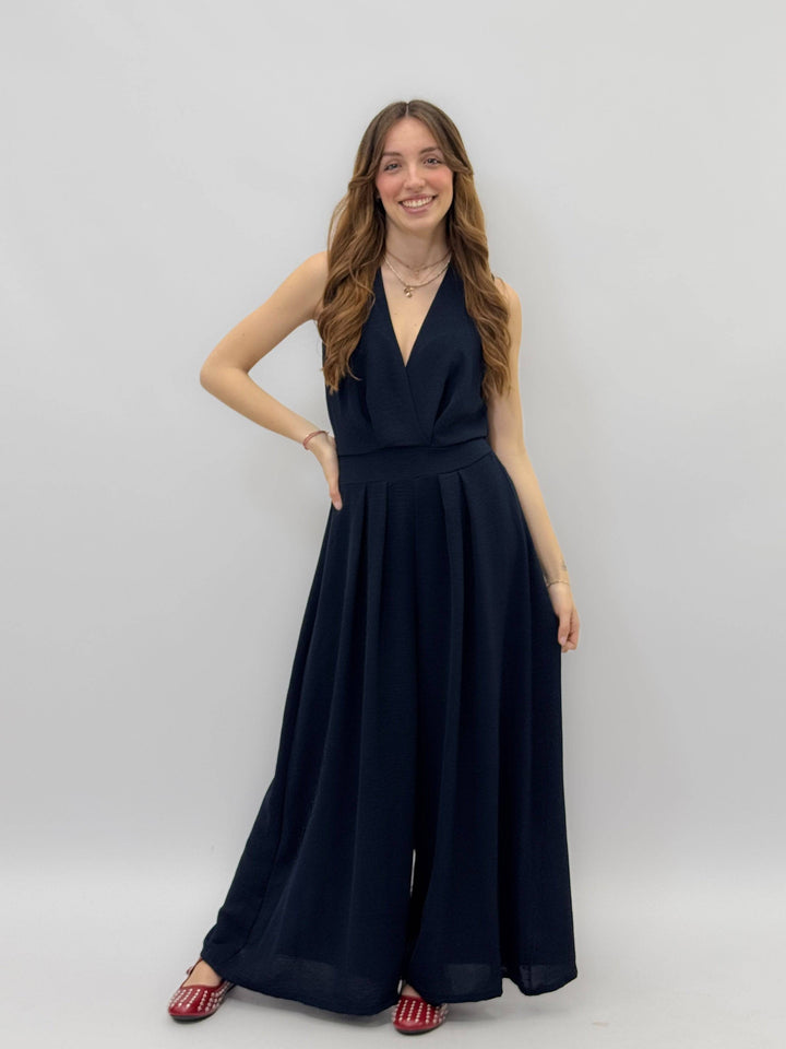 Lightweight™ wide-leg jumpsuit by Emma & Rose Cape Town, casual abiti with flowing fabric and wide-leg design.