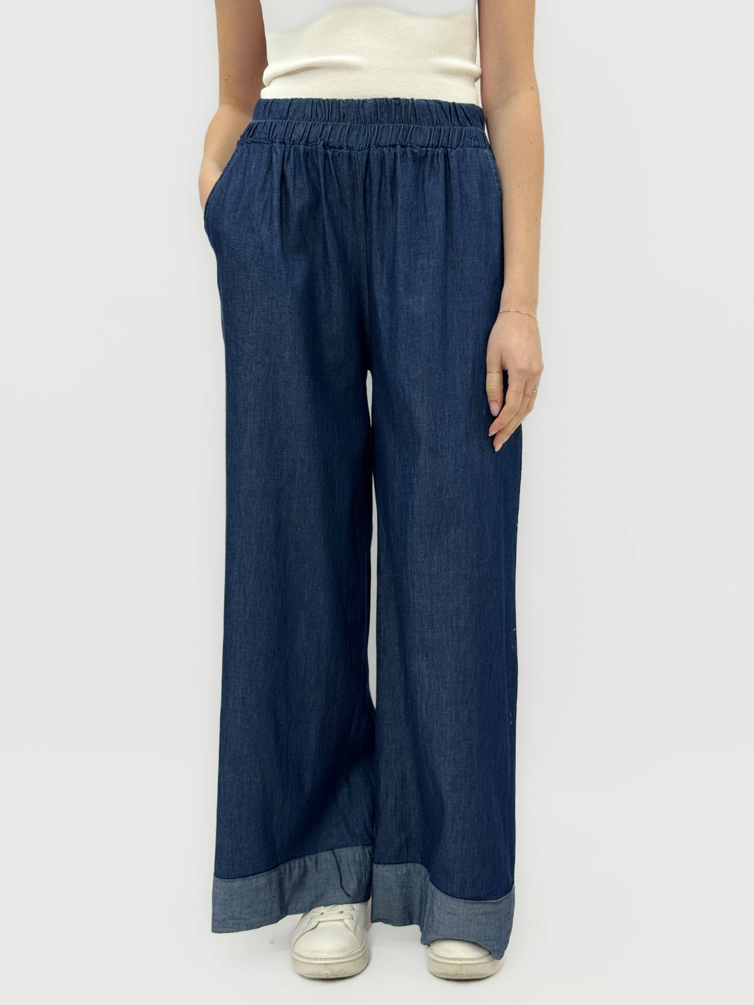 Lightweight™ Emma & Rose Cape Town palazzo trousers with elasticated waist, flowy fabric, and relaxed fit for stylish comfort.
