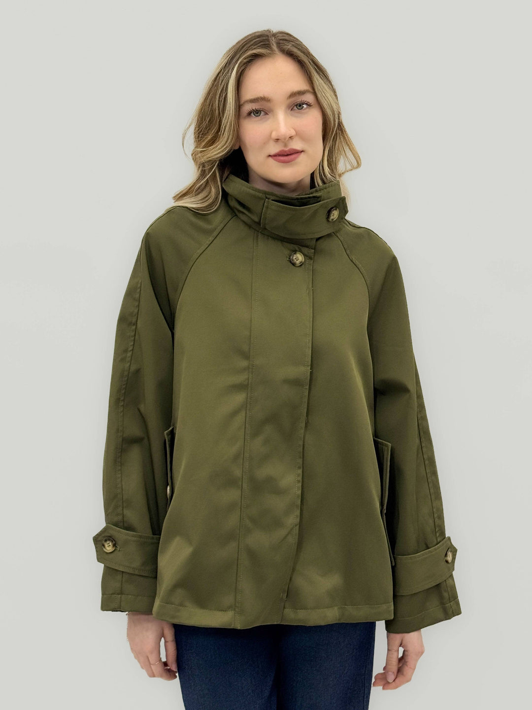 Emma & Rose Cape Town High™ Collar Trench coat, stylish giacche with a tailored collar and classic trench design.