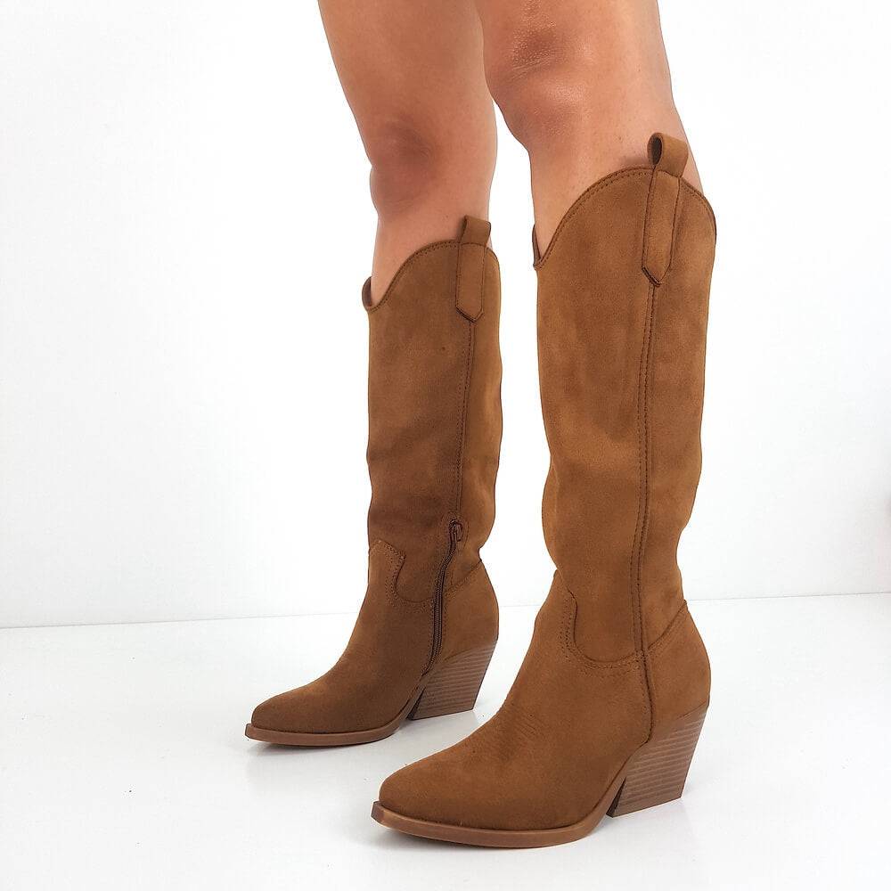 Emma & Rose Cape Town Adele™ wide-heeled cowboy boots, stylish leather footwear with pointed toes and western-inspired design.