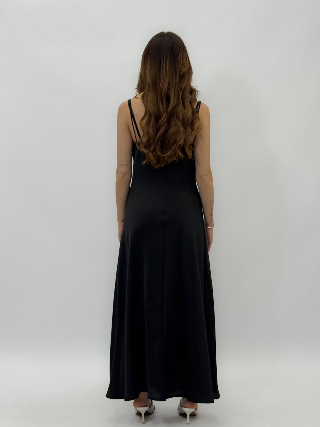 Emma & Rose Cape Town Alice™ flowing dress, elegant abiti with soft fabric and intricate design, perfect for stylish occasions.