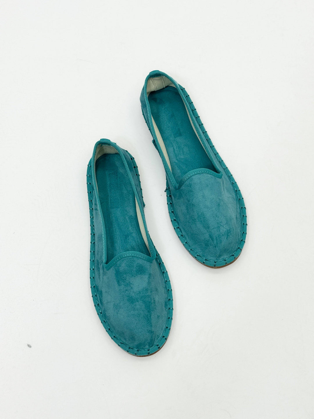 Amber™ Emma & Rose Cape Town soft luxurious fabric Friulane scarpe with plush, comfortable design and elegant style in neutral tones.