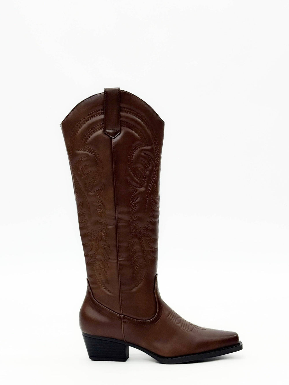 Emma & Rose Cape Town Rodeo™ cowboy boots, stylish leather scarpe with intricate stitching and pointed toes.