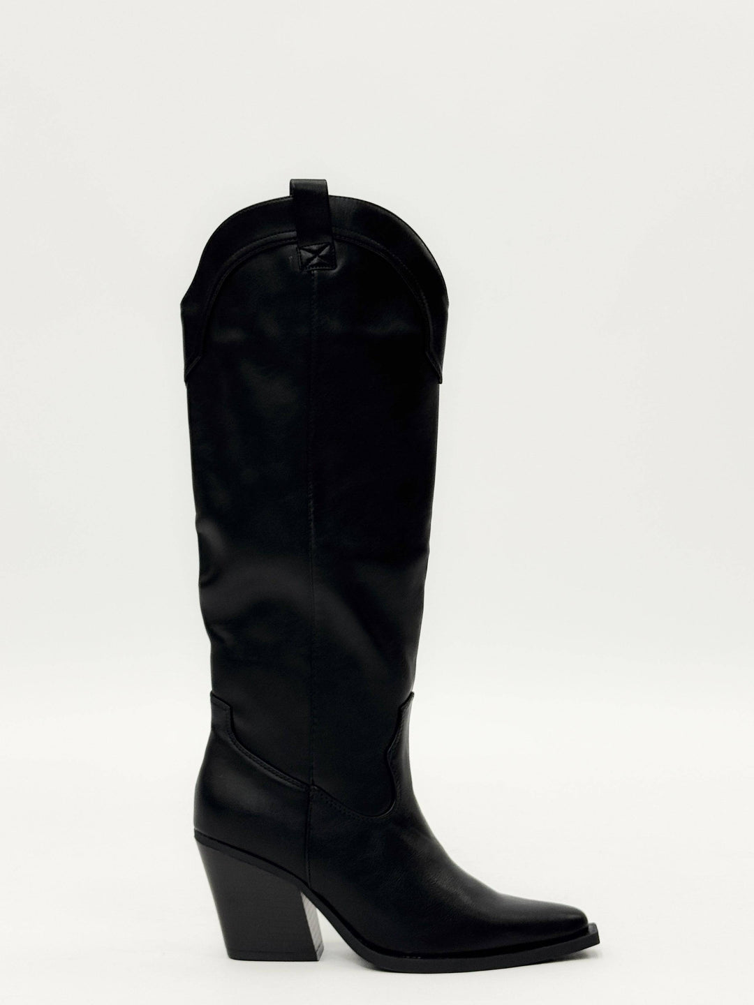 Elegant Eva™ Emma & Rose Cape Town leather boots with sleek design and ankle-high style.