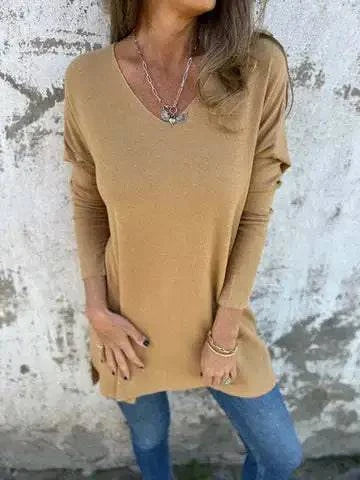 Jynae™ comfortable top by Emma & Rose Cape Town, lightweight fabric with a relaxed fit, shown on a model.