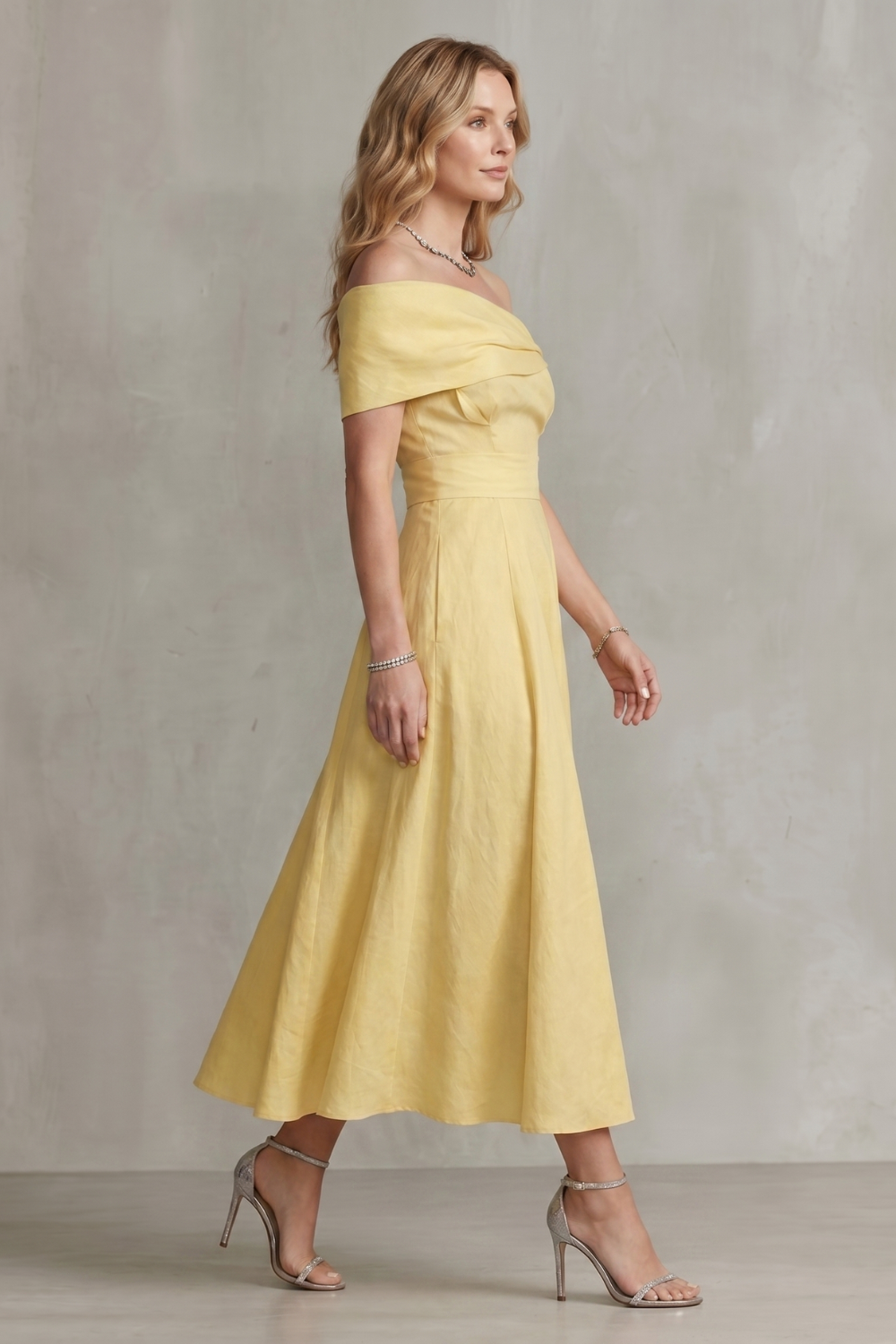 Soléane – One-shoulder linen elegance – Maxi dress