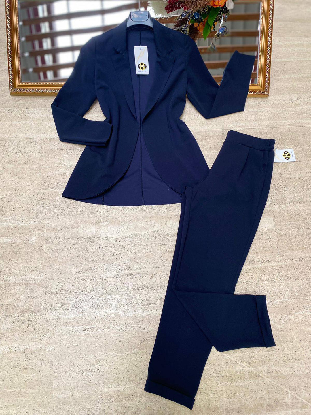 Mariska™ Emma & Rose Cape Town soft tailoring effect blazer, stylish men's jacket with structured design and sleek fabric.