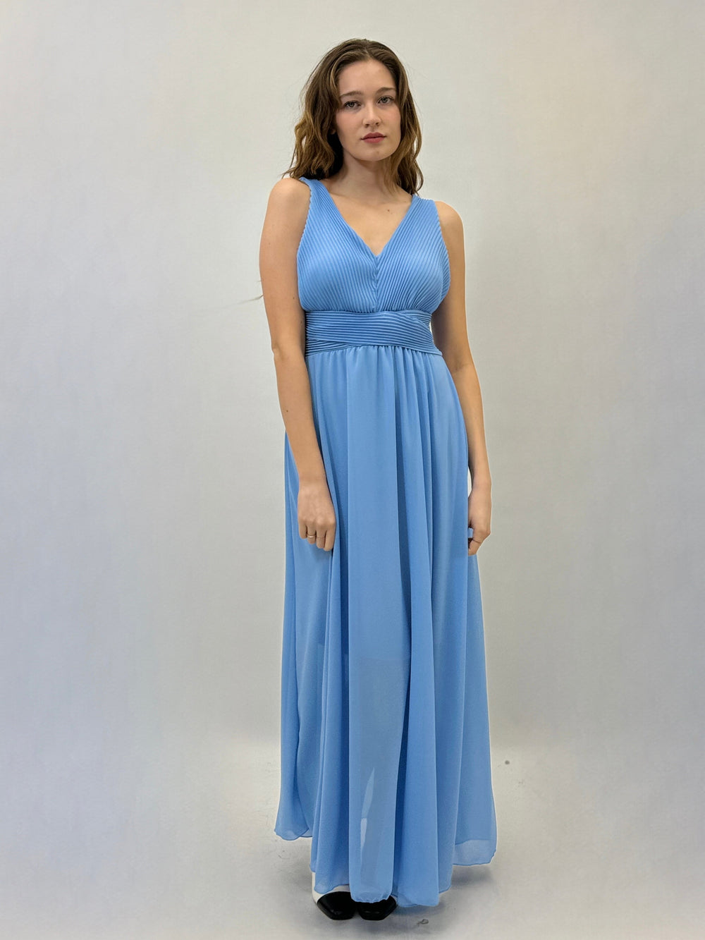 Light blue Daniëlle Dalila dress by Emma & Rose Cape Town, elegant abiti with flowing fabric and stylish design.