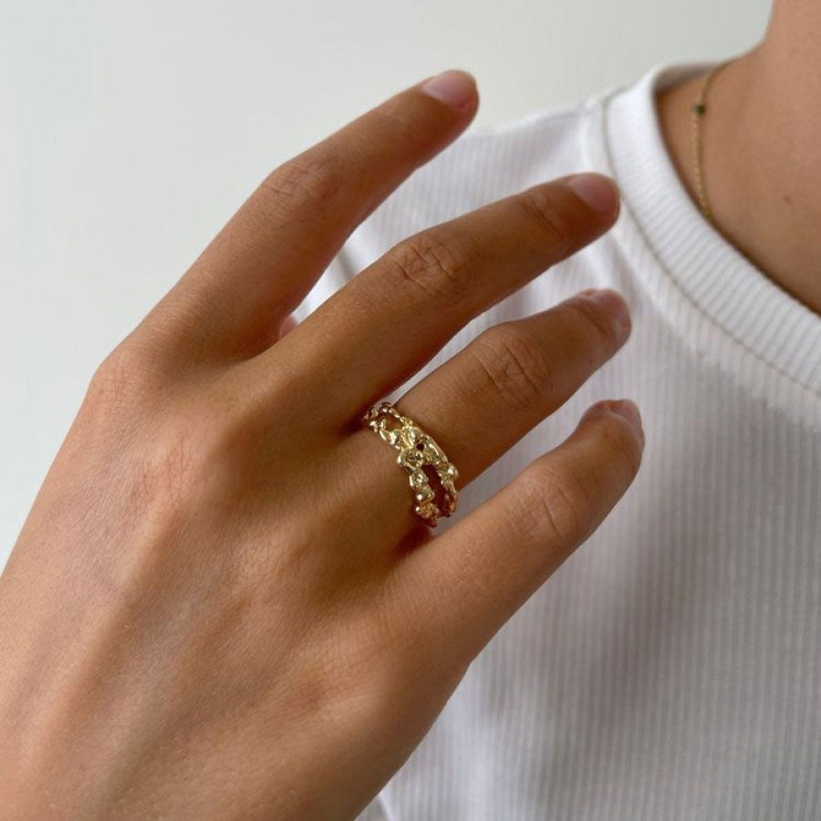 Emma & Rose Cape Town Rosanique 18k gold adjustable ring showcasing a sleek, elegant design with a polished finish.