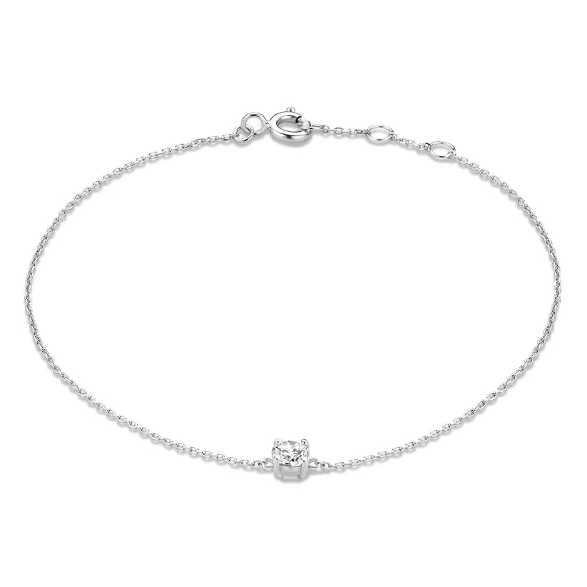 Emma & Rose Cape Town Dalynette™ gold bracelet, refined bracelet with elegant design, featuring a delicate chain and subtle jewelry details.