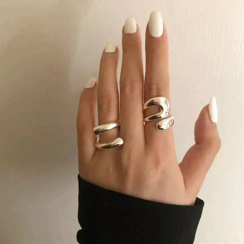 Emma & Rose Cape Town Vanessa™ elegant adjustable ring featuring a sleek band and minimalist design for versatile style.