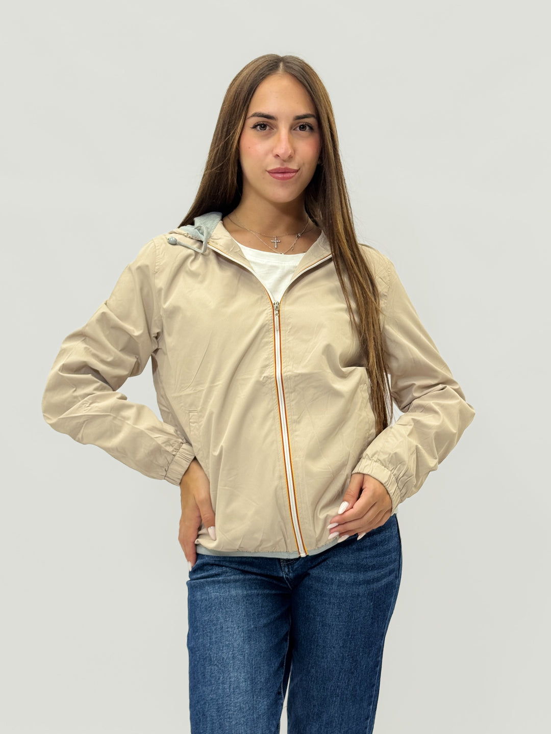 Emma & Rose Cape Town Zandri windproof double-faced black jacket, stylish and warm, shown on a model.