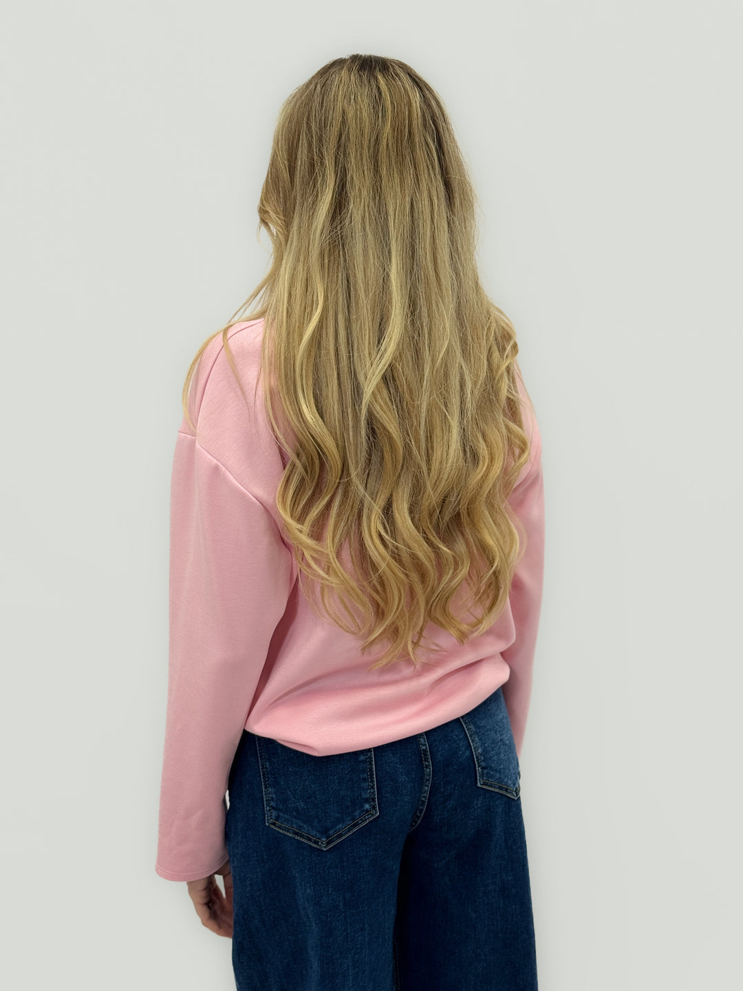 Black Noa™ sweatshirt by Emma & Rose Cape Town, casual and ironic maglieria with a relaxed fit and soft fabric.