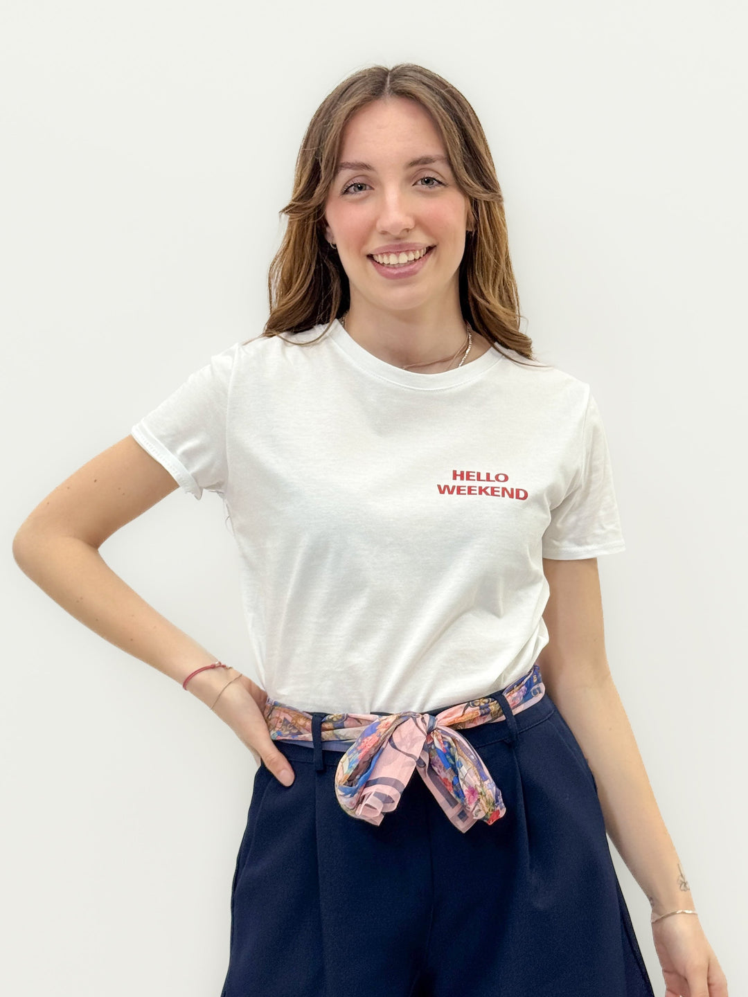 Women's Emma & Rose Cape Town soft cotton T-shirt with Hello graphic, casual maglieria top, lightweight and comfortable.