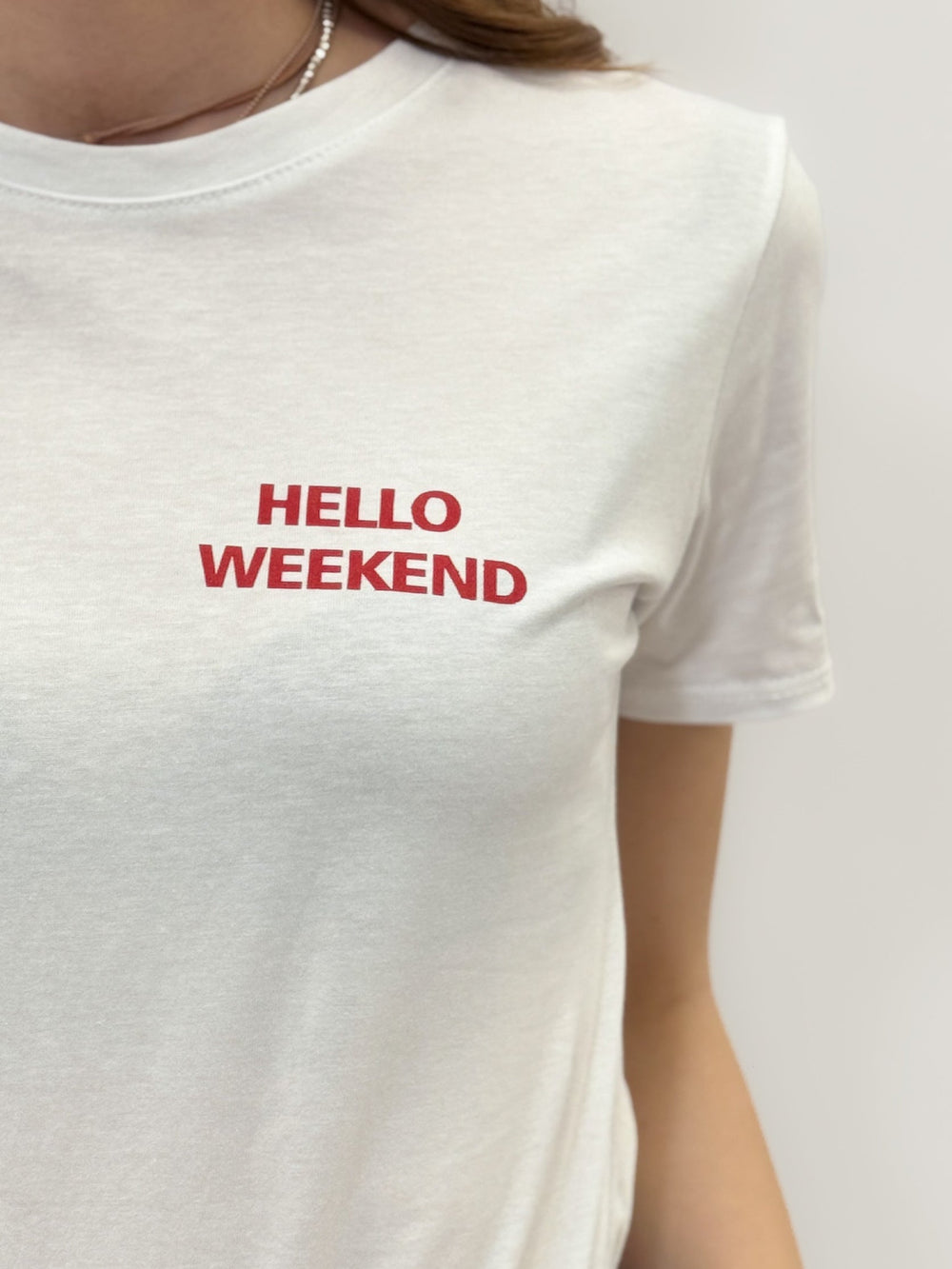 Women's Emma & Rose Cape Town soft cotton T-shirt with "Hello" print, casual maglieria top, comfortable and stylish for everyday wear.