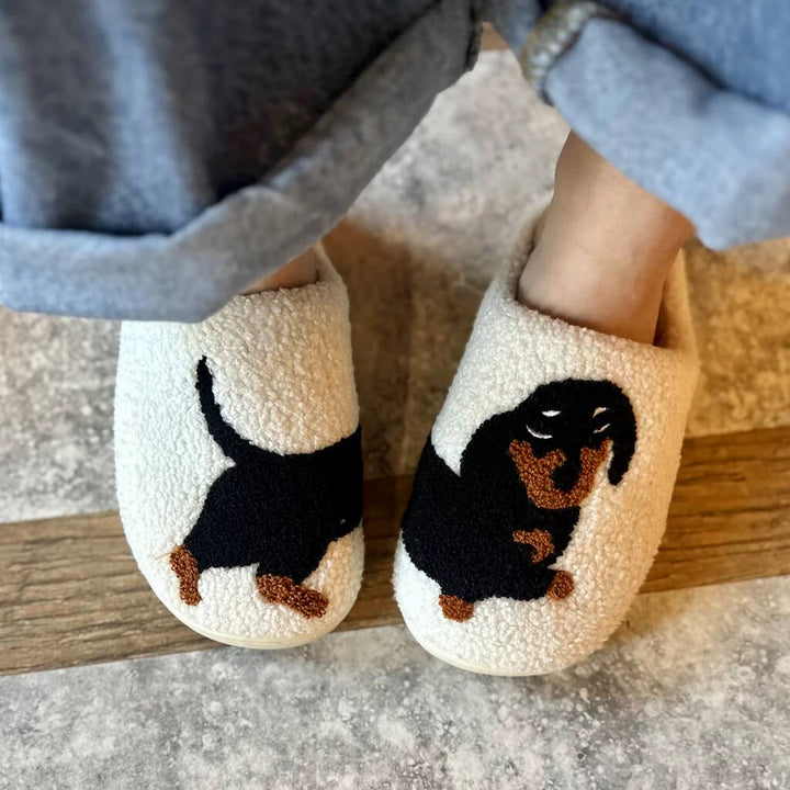 Emma & Rose Cape Town Karina soft canine slippers in white, cozy pantoufles doux canidé with plush interior for pets and pet lovers.