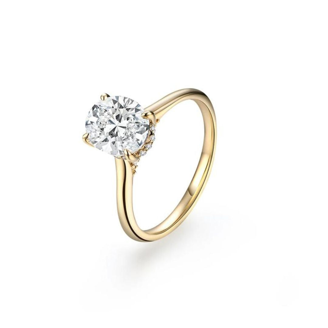 Emma & Rose Cape Town Arlenyssah™ 18k gold ring with a sleek, polished band and elegant design.