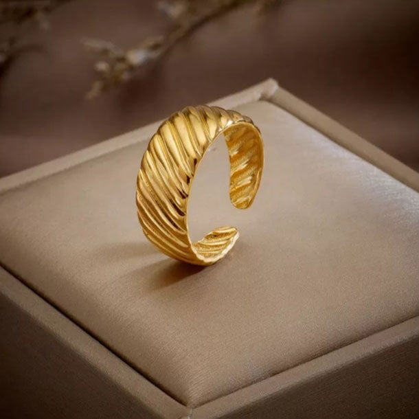 Emma & Rose Cape Town Zayalynne™ 18k gold adjustable ring with elegant design and smooth finish.