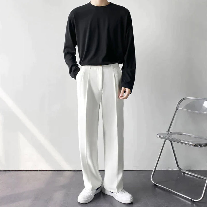 Black Pascal London Pantalon by Emma & Rose Manhattan, tailored fit with classic design, shown on a model.